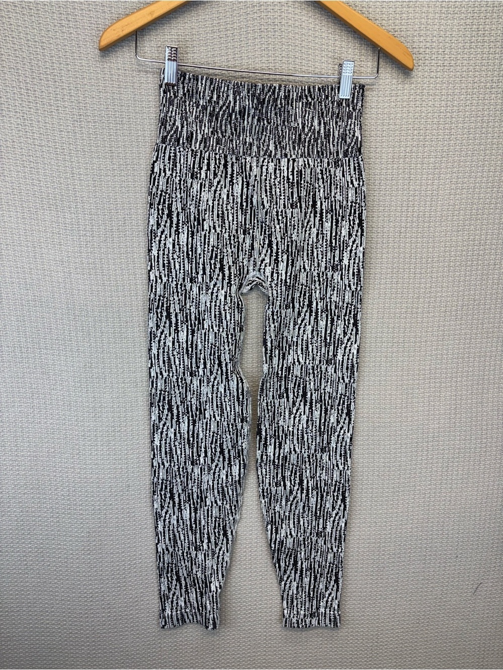 Athleta Black & White Textured Turtleneck Top - Picture 8 of 12